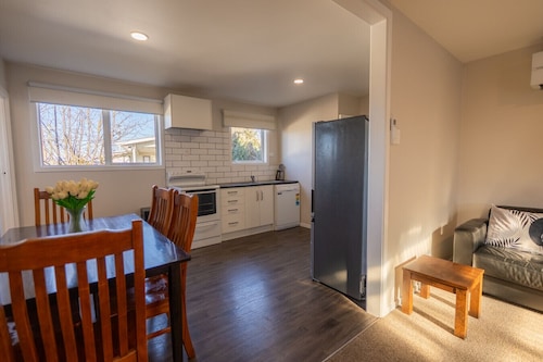 Modernised Mackenzie with central location