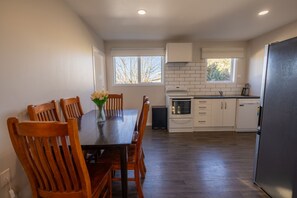 Dining - Modernised Mackenzie with central location (Twizel)