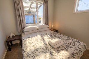3 bedrooms, desk, iron/ironing board, travel cot