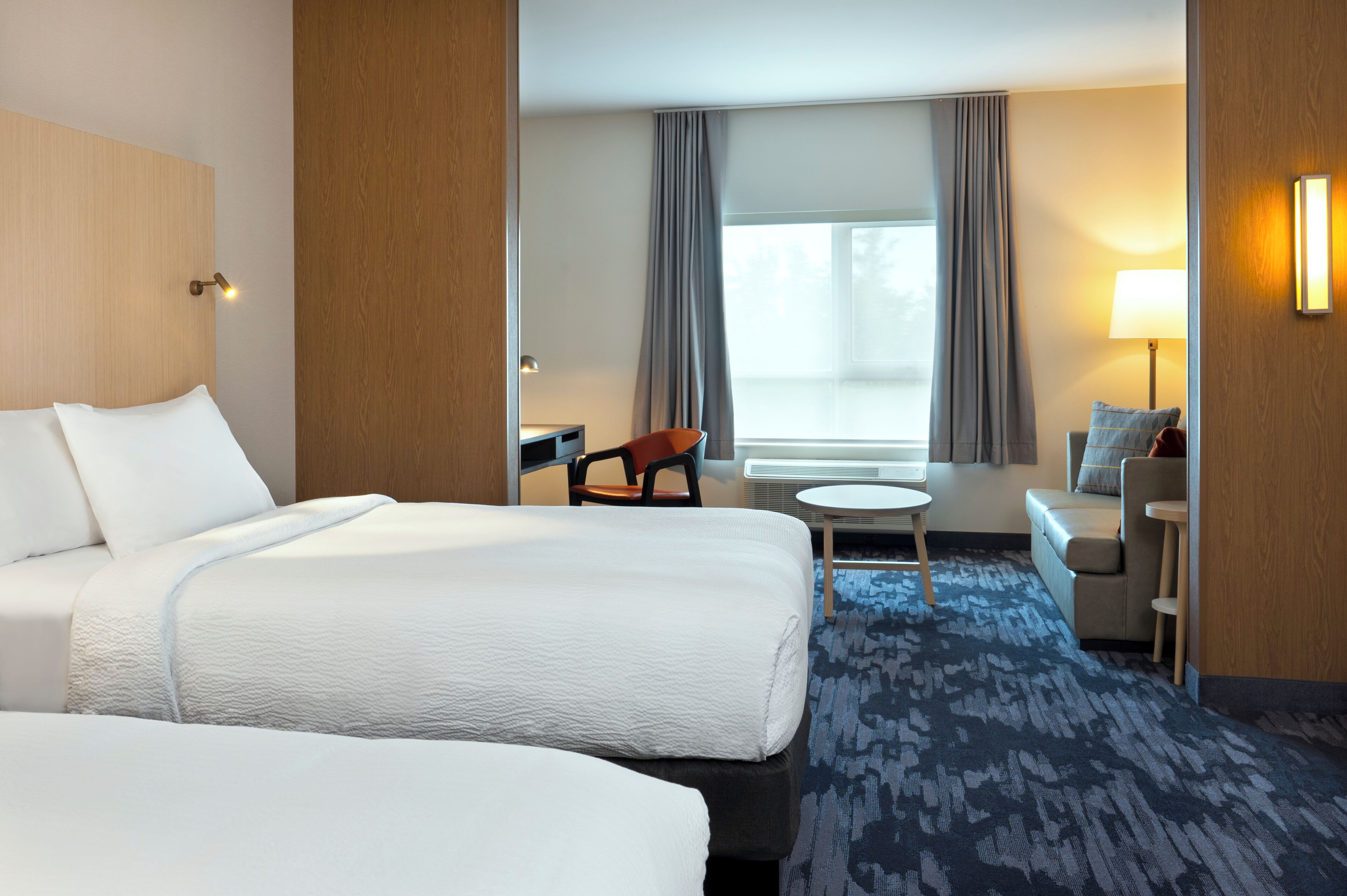 Hochwertige Bettwaren, Pillowtop-Betten, Zimmersafe, Schreibtisch