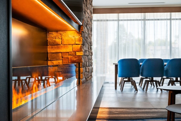 Lobby lounge