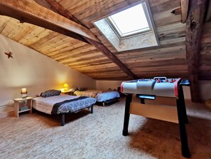 3 bedrooms, free WiFi, bed sheets