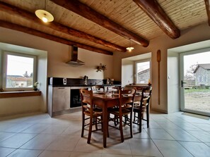 Dining - Renovated cottage in the heart of Auvergne (Arlempdes)