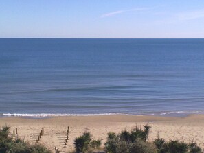 Beach - Charming Ground-Floor Studio with Pool, Terrace, Secured Parking, and Amenities for 2 (Cap d'Agde naturisme)