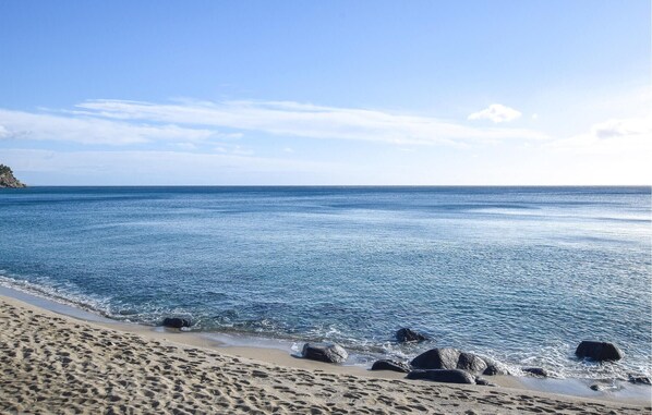 Plage à proximité, pêche sur place