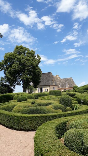 Maison avec terrasse ombragée au coeur du centre ville