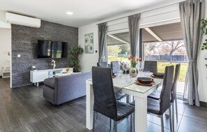 Dining - Pet friendly home in Peroj with kitchen (Peroj)