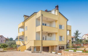 Exterior - Awesome apartment in Lovrecica with WiFi (Lovrecica)