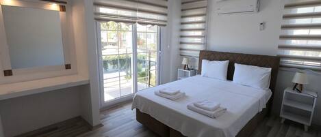 6 slaapkamers, een strijkplank/strijkijzer, gratis wifi, beddengoed