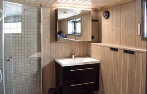 Shower - 3 bedroom lovely home in Sjusjøen (Sjusjøen)