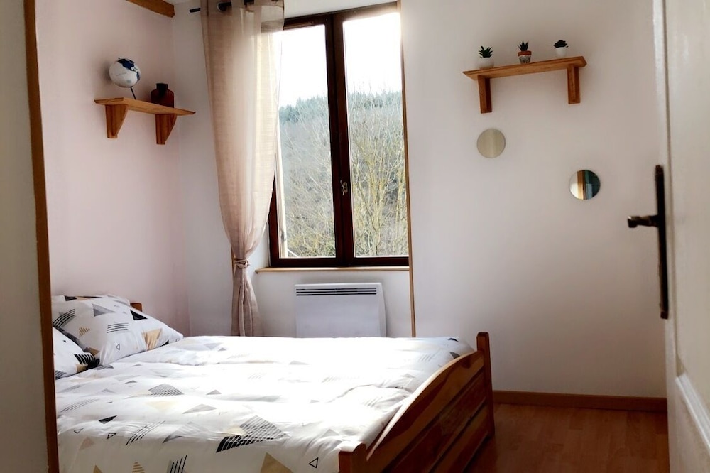 Accommodation for 6 people in a stone building from 1870