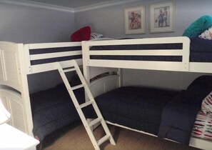 3 dormitorios, tabla de planchar con plancha, wifi gratis y ropa de cama