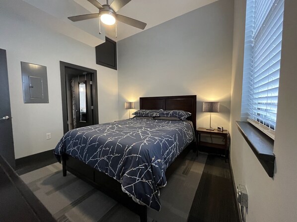 Room - Rooftop Apartments (Roanoke)