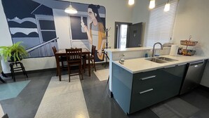 Unclassified image, 3 of 10, button - Rooftop Apartments (Roanoke)