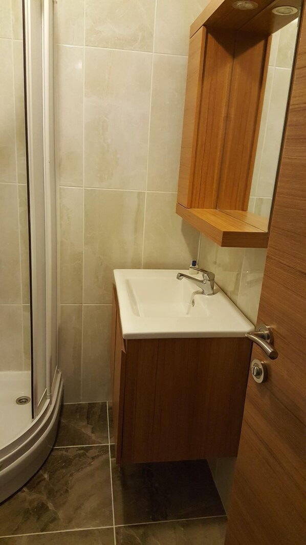 Bathroom - Engin Hotel (Gallipoli)