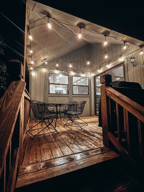 Outdoor dining - Relaxing 3BR Cabin Retreat in Helen, GA – Perfect for Families & Couples (Helen)