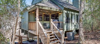 Relaxing 3BR Cabin Retreat in Helen, GA – Perfect for Families & Couples