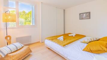 2 chambres, fer et planche à repasser, Wi-Fi gratuit, draps fournis