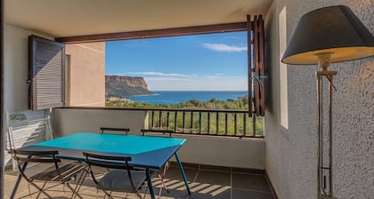 Le Poisson Bleu - by Winkyhouse