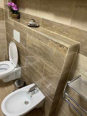 Dutxa i bidet