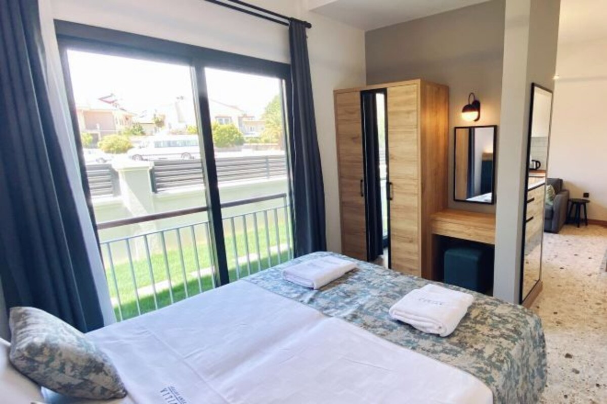 Premium bedding, pillowtop beds, in-room safe, laptop workspace