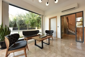 Check-in-/Check-out-Schalter