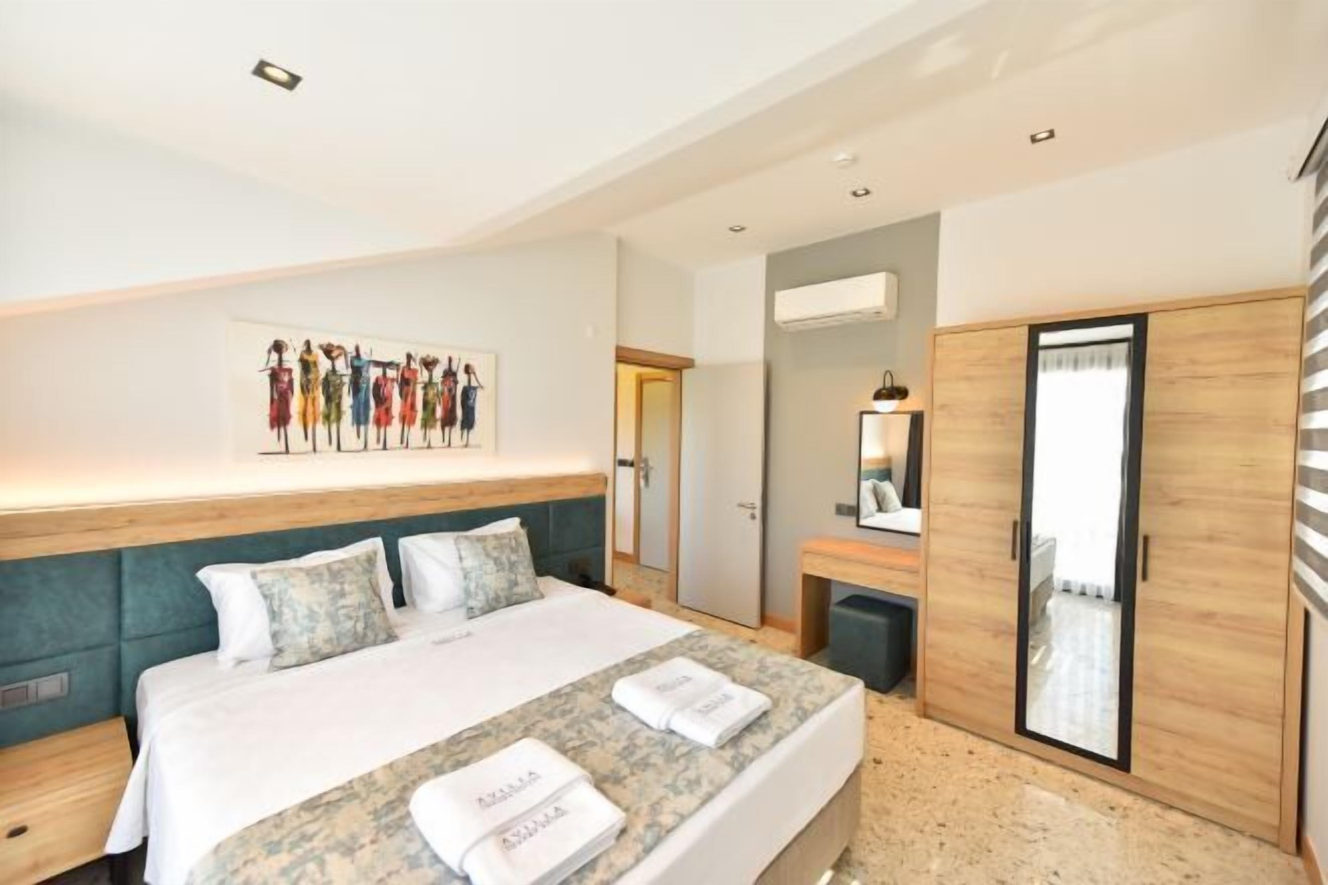 Premium bedding, pillowtop beds, in-room safe, laptop workspace