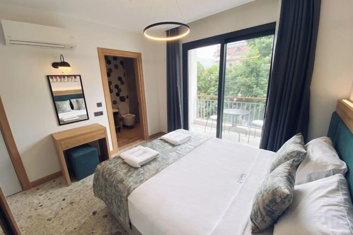 Junior Suite With Balcony - 201