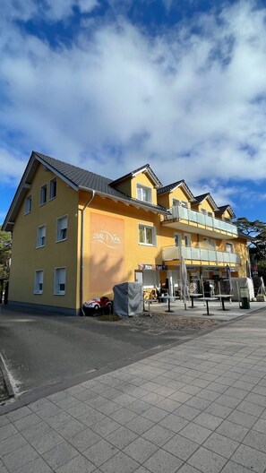 Exterior - Zur Düne 13 on the beach promenade incl. 2 bicycles (Trassenheide)