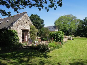 Property grounds - 4-person house in the countryside, quiet, close to beaches (Plonéour-Lanvern)
