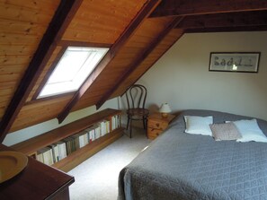 2 chambres, fer et planche à repasser, Wi-Fi gratuit, draps fournis