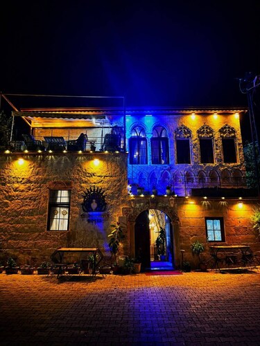 Zuwinasa House Hotel