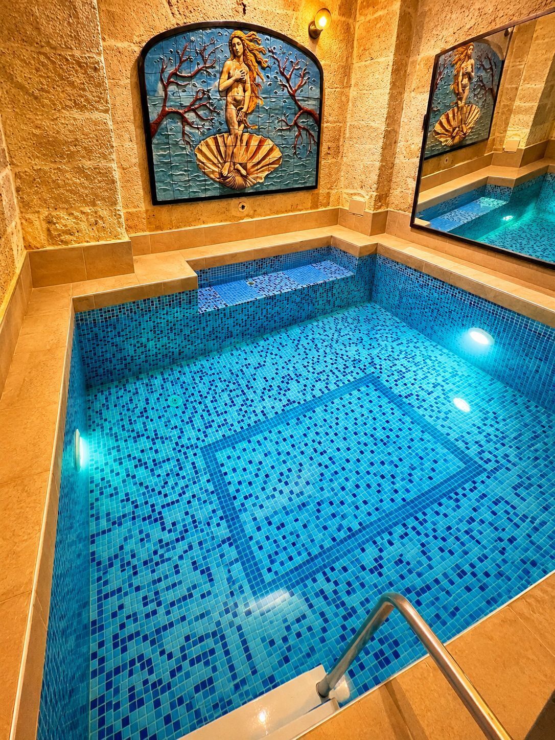 Kolam renang pribadi