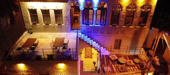 Zuwinasa House Hotel
