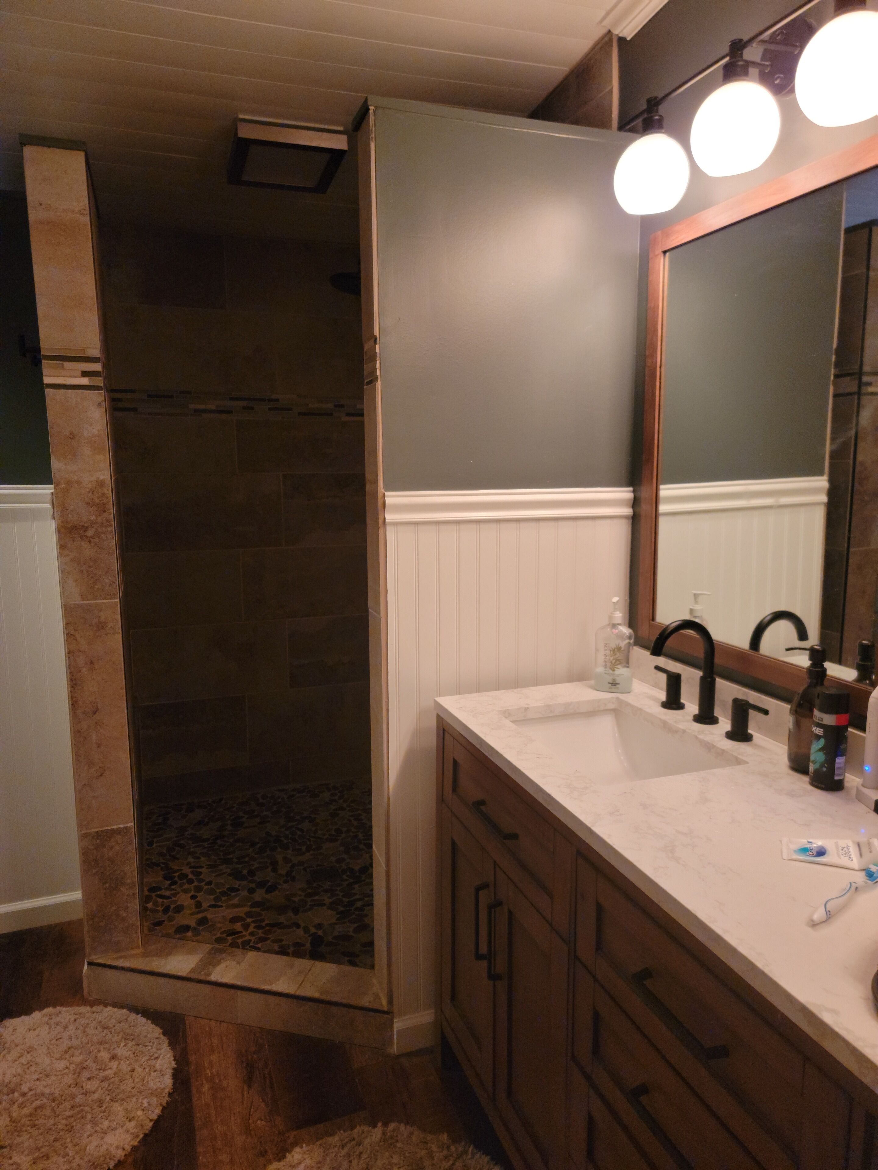 Peaceful lakefront home 2BD/2BA with covered dock on Old Hickory Lake