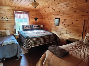 2 bedrooms, desk, free WiFi, bed sheets