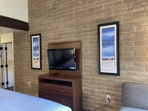 1 bedroom, iron/ironing board, WiFi, bed sheets - Alpine Studio in Ski Lodge - 5 min bus to Vail! (Vail)