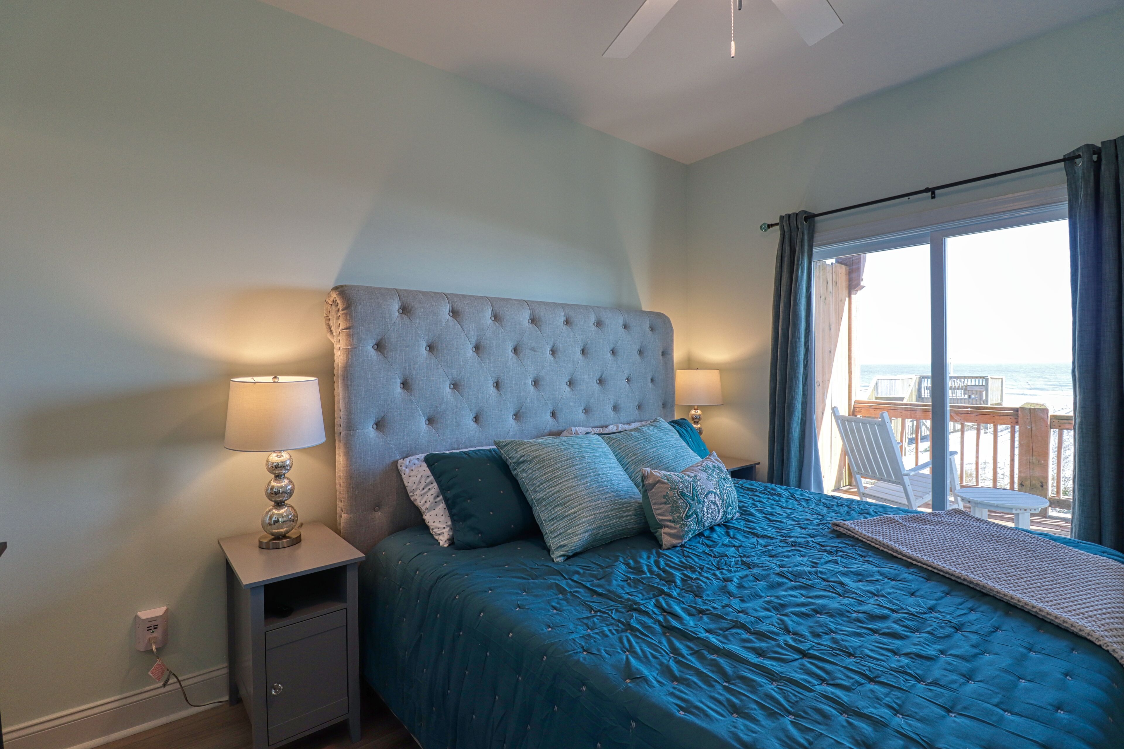 Beachfront! Hot Tub! Linens! Flexible Booking! Sleeps11! New Listing! Remodeled!