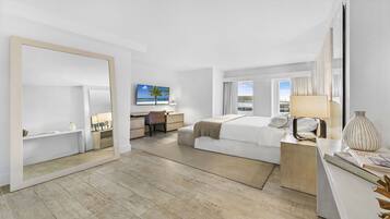 2 bedrooms, in-room safe, desk, iron/ironing board