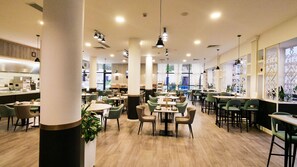 Restaurant - Hotel Atlantis (Tala Hamza)