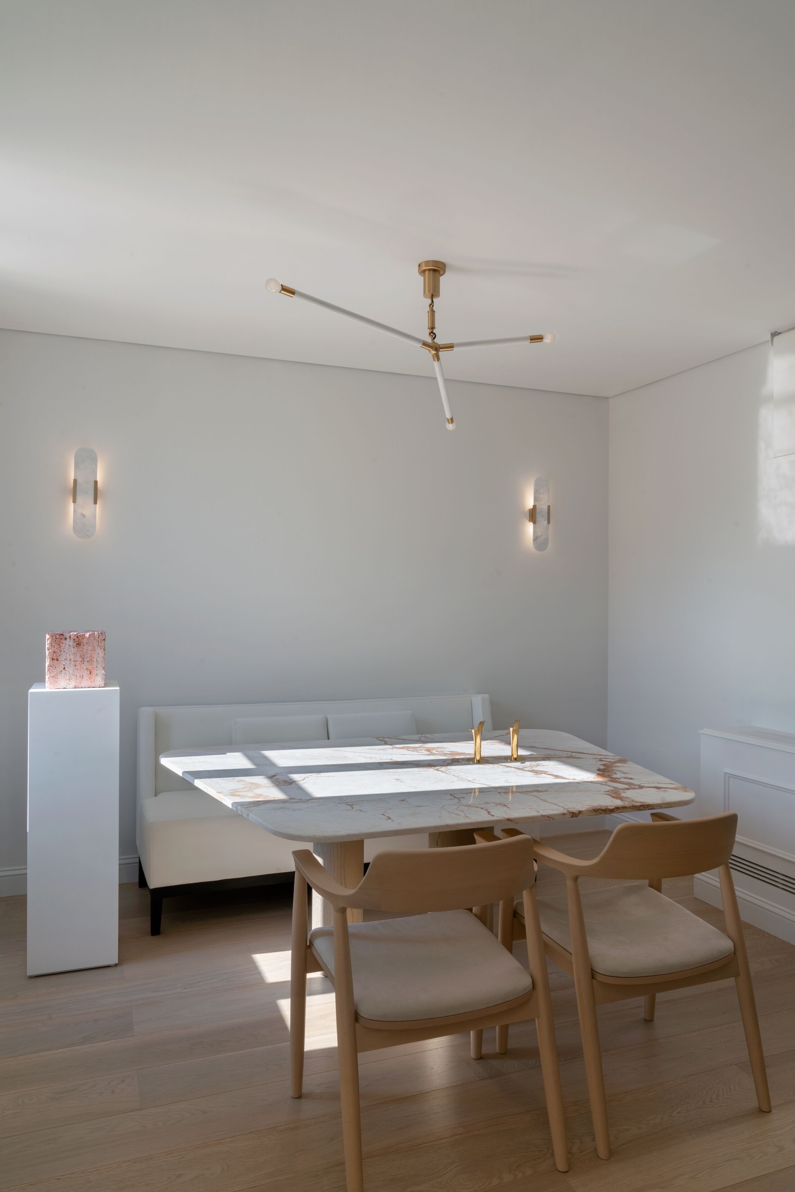 Luxury-Studiosuite | Essbereich im Zimmer