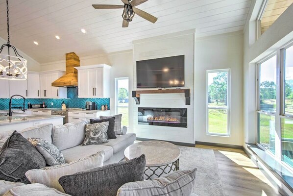 Smart TV, fireplace, computer monitors