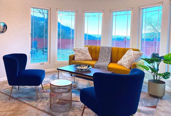 Smart TV, fireplace, table football, ping pong