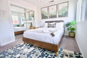 3 bedrooms, desk, iron/ironing board, free WiFi