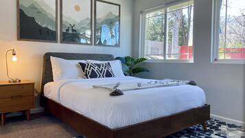 3 bedrooms, desk, travel cot, free WiFi