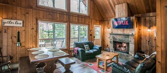 Cozy Poconos Getaway with Firepit, Beach & Lake Access. Minutes to the beach