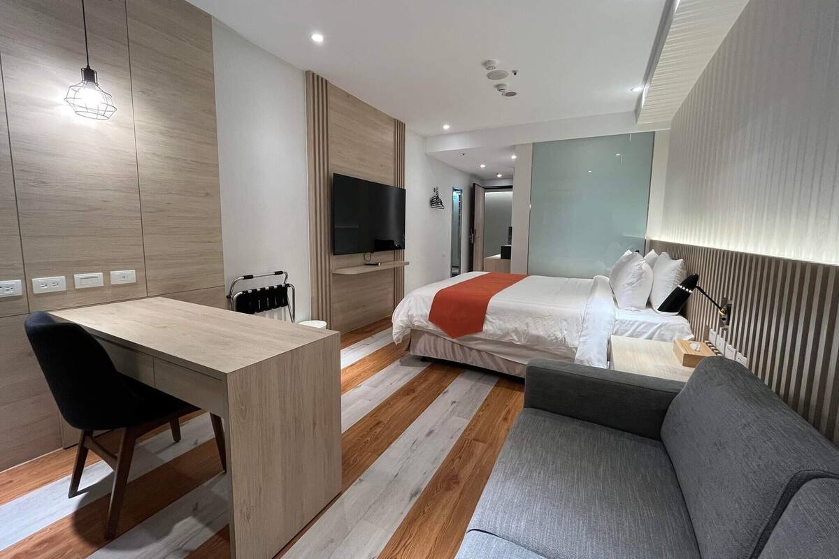 Habitación Confort doble | Caja fuerte y espacio para trabajar con un portátil