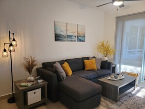Smart TV, ping pong, books - CARIBBEAN BREEZE CONDO (Akumal)