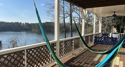 Stunning Lake Chalet close to Margaritaville & Aqualand