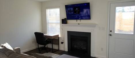 Smart TV, fireplace